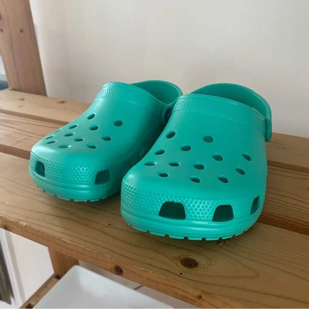 CROCS Kids' Classic Clog Sea Foam Green J3 - Picture 3 of 12